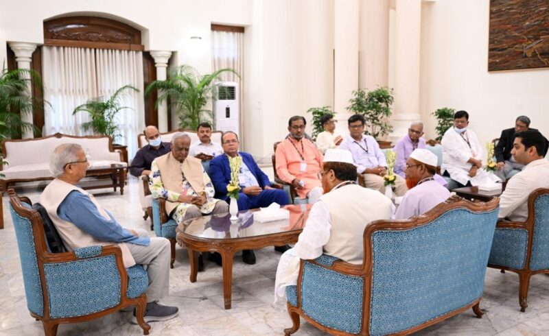 নির্বাচনে গন্ডগোল করার অপচেষ্টাকে রুখে দিতে সবাইকে ঐক্যবদ্ধ থাকার আহ্বান প্রধান উপদেষ্টার