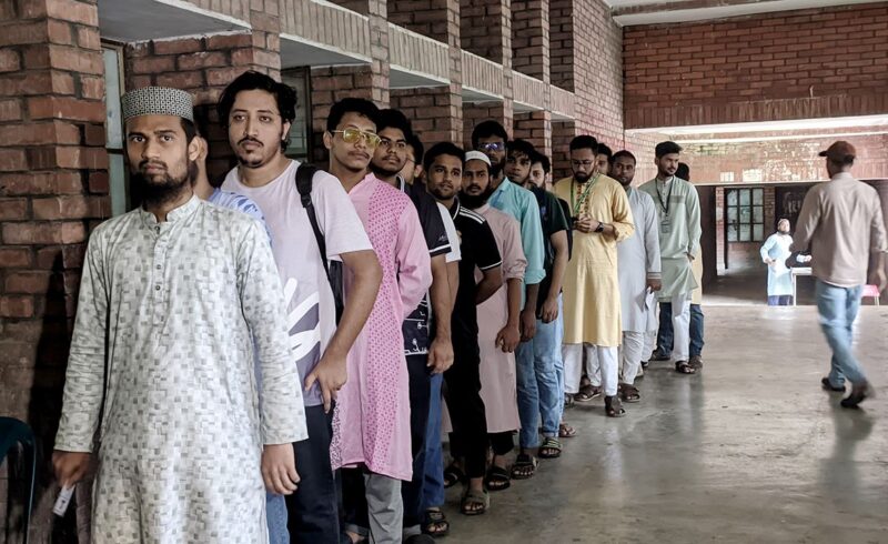৩৩ বছর পর জাহাঙ্গীরনগর বিশ্ববিদ্যালয় কেন্দ্রীয় শিক্ষার্থী সংসদ (জাকসু) নির্বাচনে ভোটগ্রহণ শুরু