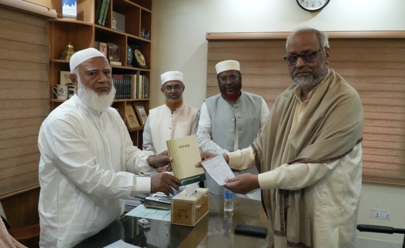 জামায়াতে যোগদান করলেন সাবেক এমপি ও বীর মুক্তিযোদ্ধা মেজর (অব.) আক্তারুজ্জামান তিনি ইসলাম ও ইসলামী মূল্যবোধ, দেশের স্বার্থ এবং স্বাধীনতা-সার্বভৌমত্ব রক্ষায় অবশিষ্ট জীবন অতিবাহিত করার দৃঢ় প্রত্যয় ব্যক্ত করেন। পাশাপাশি বাংলাদেশ জামায়াতে ইসলামীর নিয়ম-নীতি, আদর্শ, দলীয় শৃঙ্খলা ও আনুগত্যের প্রতি সর্বদা অনুগত থাকার অঙ্গীকার করেন।